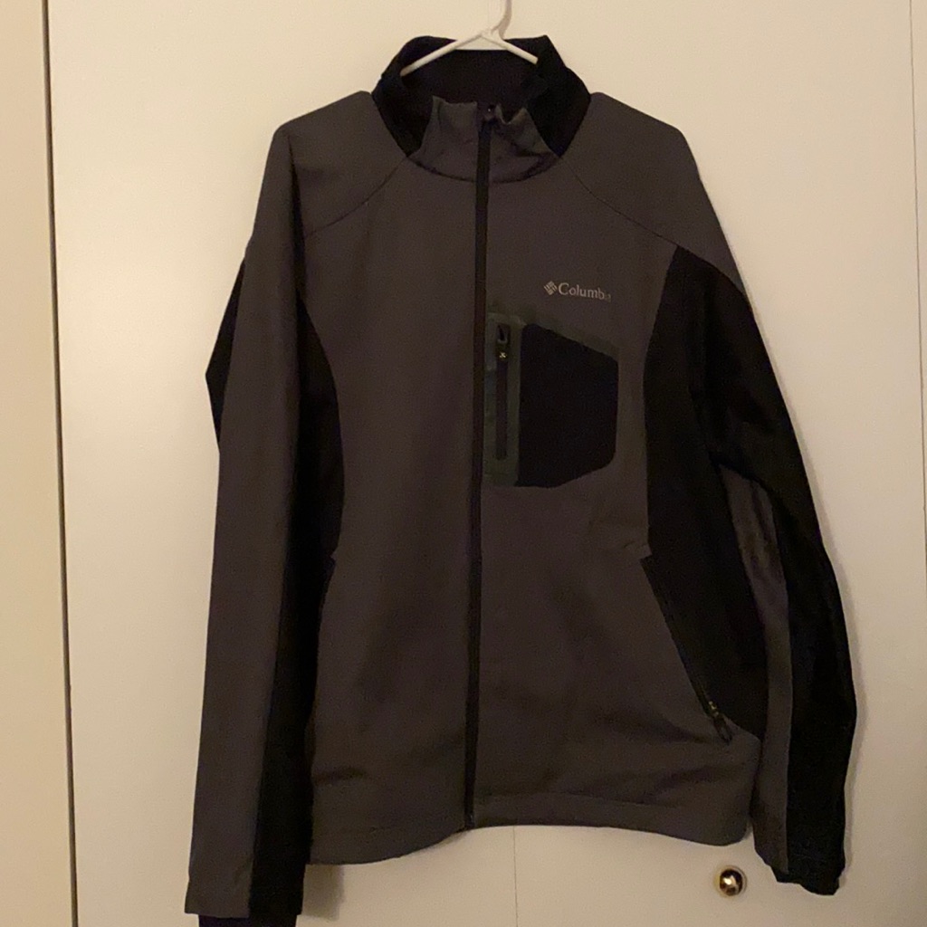 Like New. Men’s Waterproof Columbia Soft Shell Jacket With Omni-Heat Interior